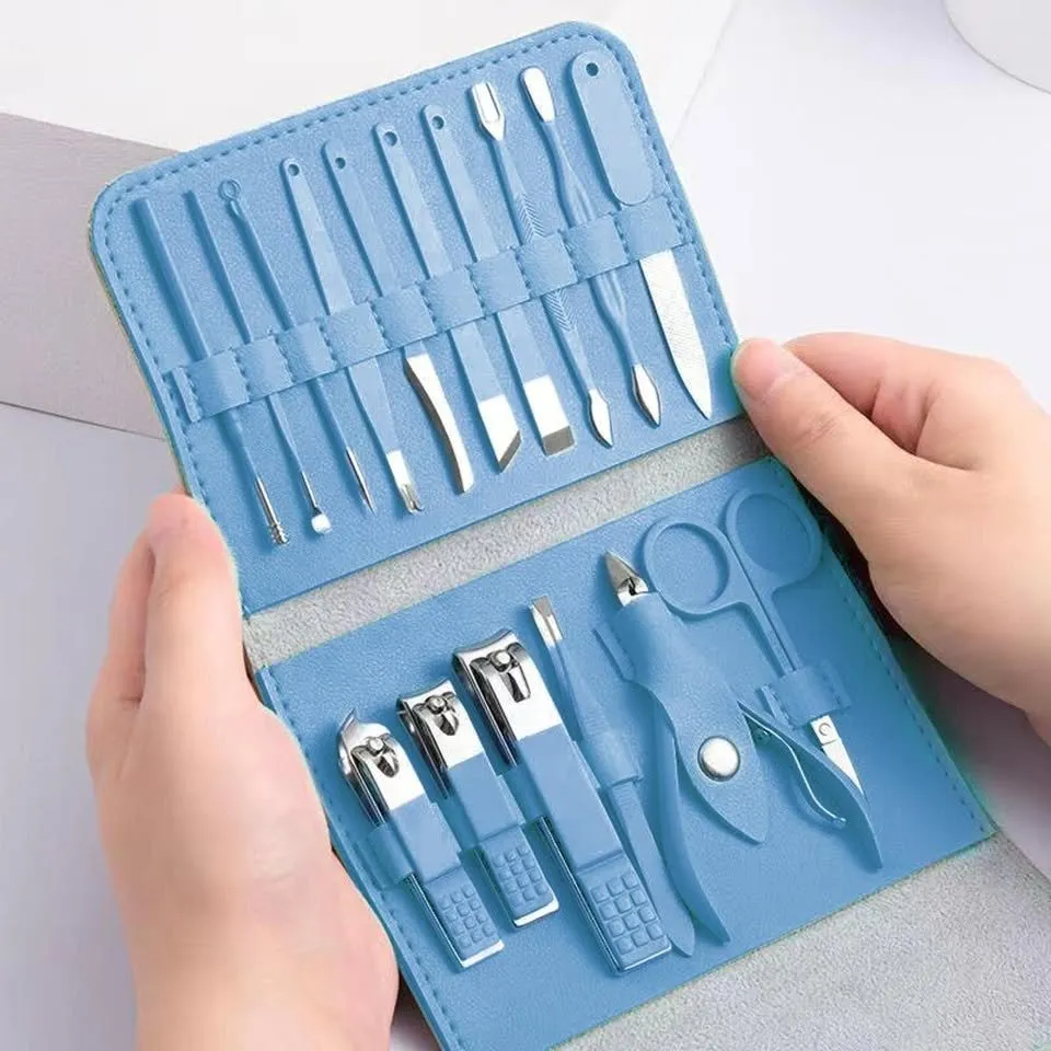 Manicure Pedicure Grooming Kit for Sale - photo 2