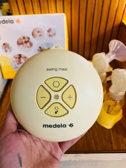 Medela swing maxi flex double breast pump available for sale - photo 3