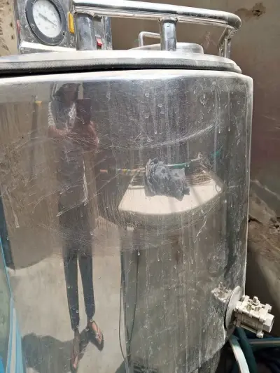 Milk chiller machine