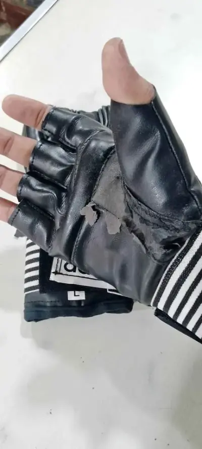 MMA Gloves Unused For Sale in Tariq Road | Karachi Ads