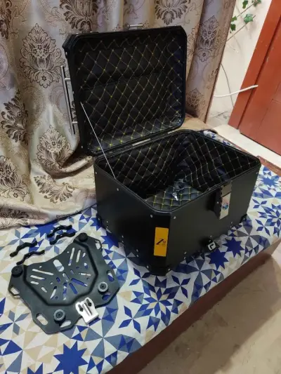 Motorcycle aluminum panniers/top box For Sale in Gulistan-e-Jauhar | Karachi Ads - photo 3