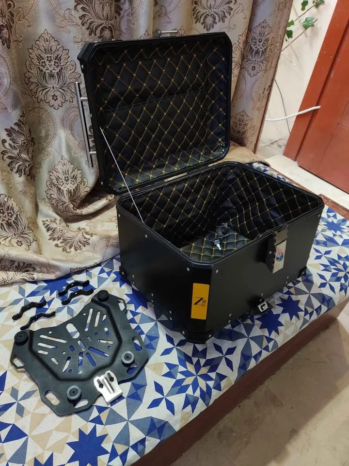 Motorcycle aluminum panniers/top box For Sale in Gulistan-e-Jauhar | Karachi Ads - photo 3