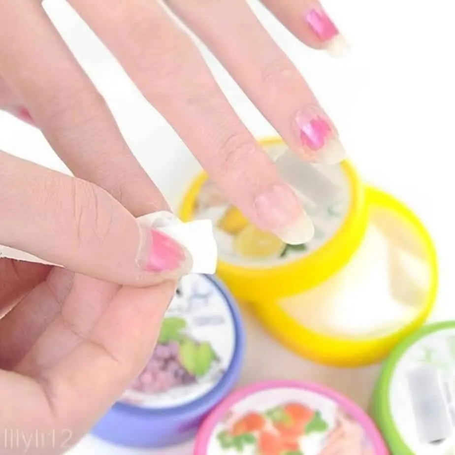 Nail Polish Remover Wipes – Pack of 12 - photo 1
