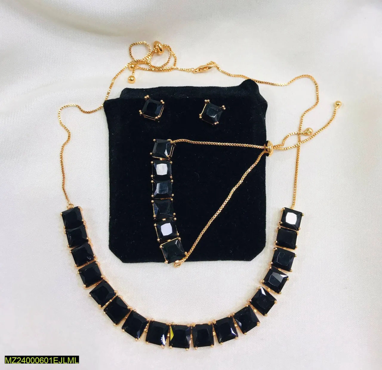 New Delighted, Unique Jewellery Sets For Sale in New Karachi | Karachi Ads - photo 1