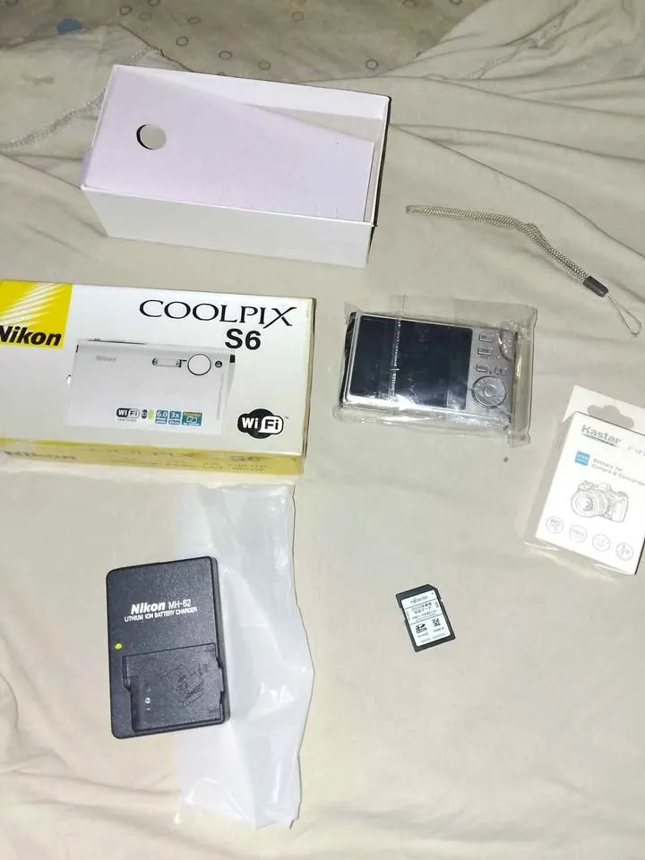 Nikon Coolpix s6 digital camera with all accessories HD video pics all bg blur camera - For Sale in Korangi, Karachi - photo 4