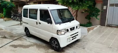 Nissan Clipper 2013 / 2017 Automatic | 660cc | Excellent Condition For Sale in Gulistan-e-Jauhar Block 4 | Karachi Ads