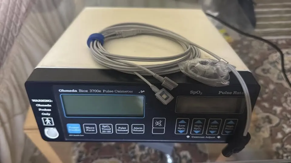 OHMEDA PULSE OXIMETER WITH NEONATAL PROBE - photo 1