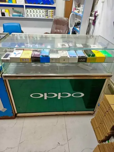 Oppo Mobile Counter Available