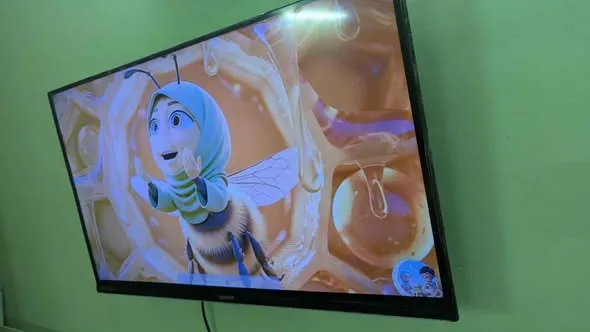 Orient android led 32 inch with box remote wall mount For Sale in Malir, Karachi - photo 3