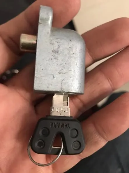 original Genuine handle lock side tapay For Sale in Gulistan-e-Jauhar | Karachi Ads - photo 1