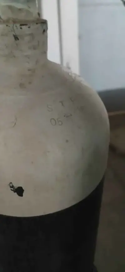 Oxygen cylinder good condition for sale - photo 4