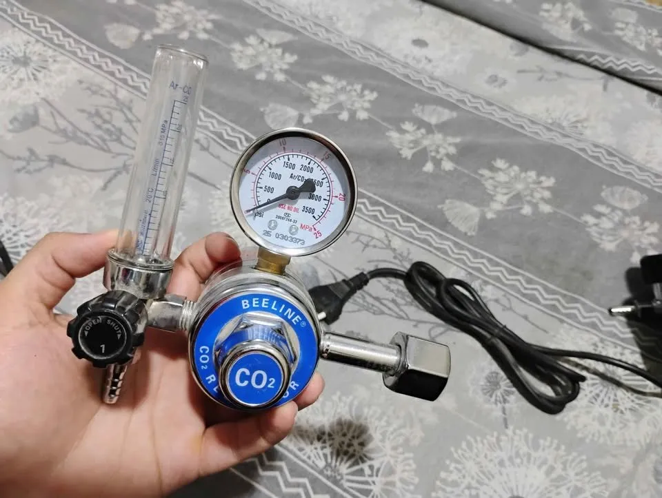 Oxygen cylinder regulator - photo 3