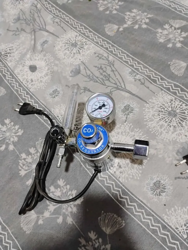 Oxygen cylinder regulator - photo 4