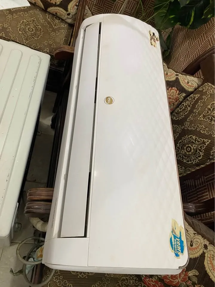 Pel 1 Ton Inverter Air Conditioner - For Sale in Gulshan-e-Iqbal, Karachi - photo 4