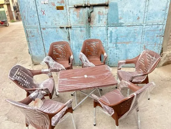 Plastic chairs and table 100% pure plastic Available - photo 5