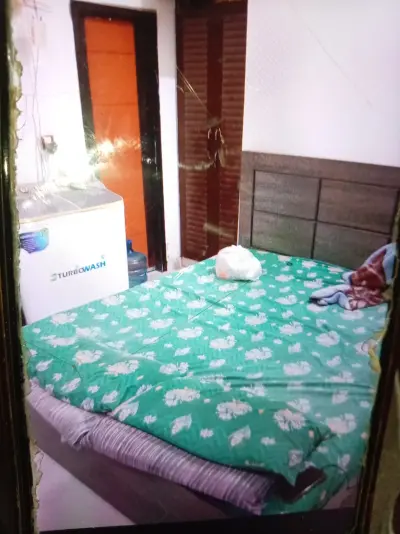 Portion west open available for sale (5 room) 1.65 cr Demands