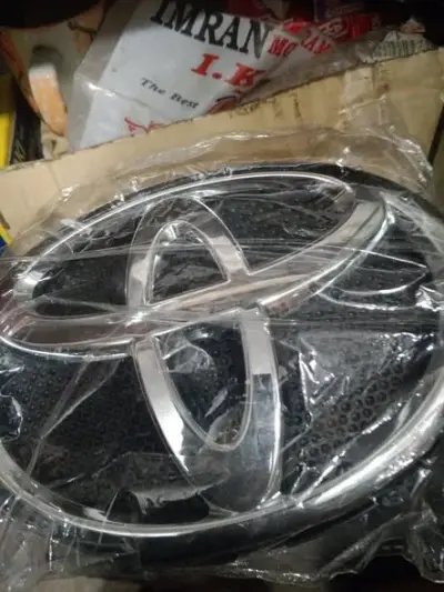 🚗 Premium Car Front Grille Emblems Available! ✨ For Sale in Gulistan-e-Jauhar | Karachi Ads - photo 4