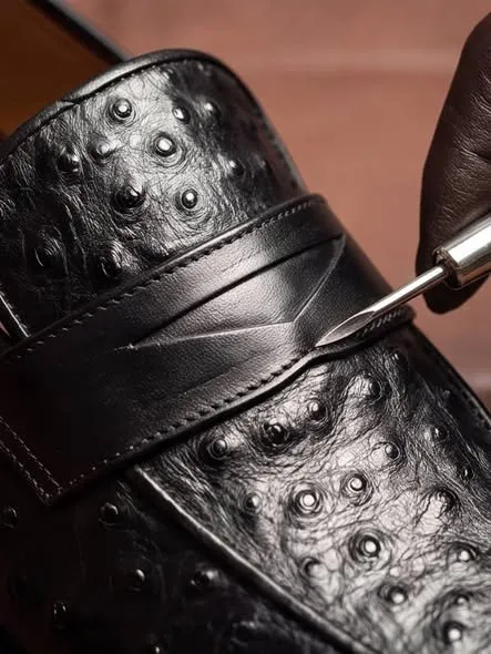 Premium Leather Loafers Step into timeless elegance. - photo 1