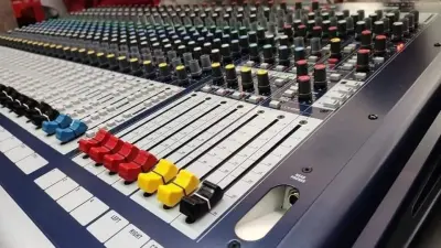 Product : Soundcraft GB4 24 Channels Mixer with New fly case - photo 5