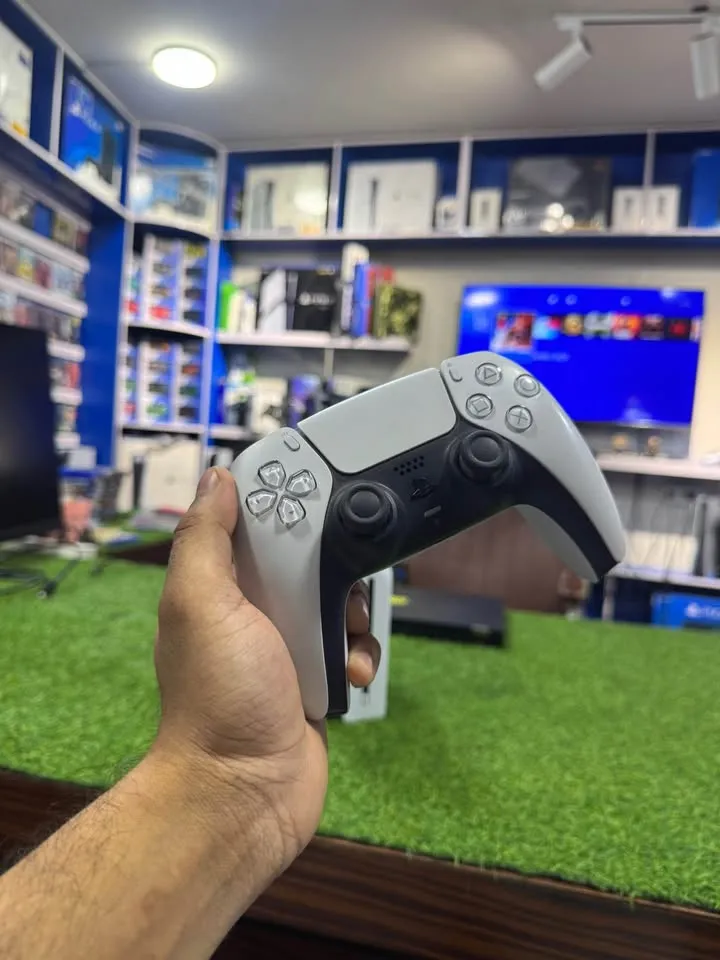 PS5 SLIM (2116) DISC EDITION NEW CONDITION For Sale in Gulistan-e-Jauhar, Karachi - photo 2