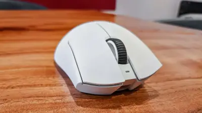 Razer DeathAdder V3 Pro Wireless gaming mouse For Sale in New Karachi, Karachi - photo 6