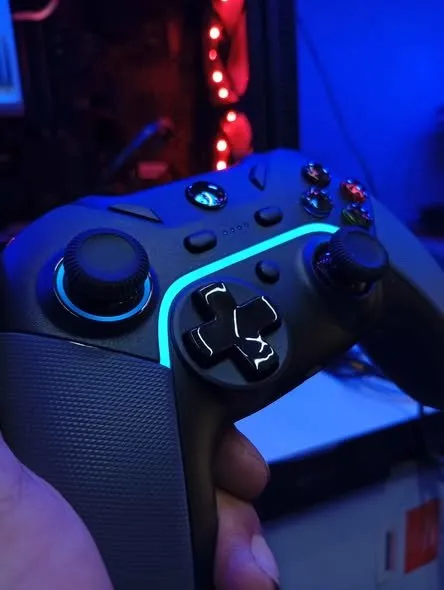 Redragon Harrow Pro wireless gaming controller available in excellent condition. - photo 2