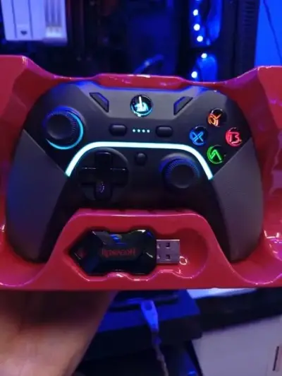 Redragon Harrow Pro wireless gaming controller available in excellent condition. - photo 3