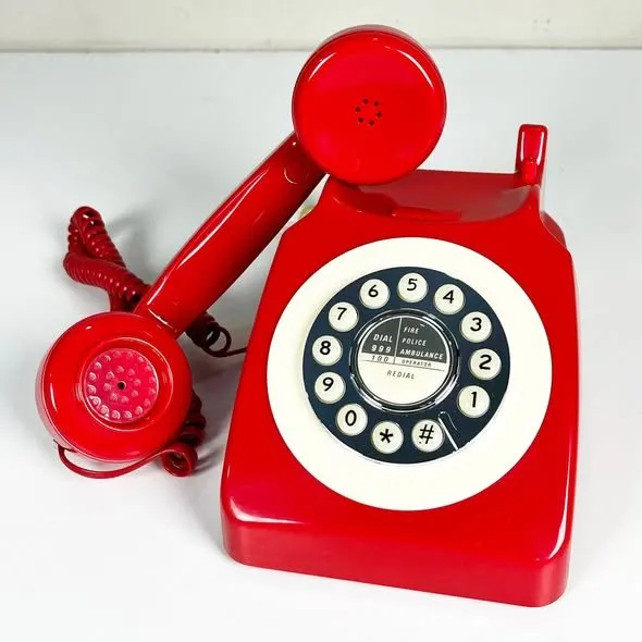 Retro Vintage-Style Red Corded Desk Telephone with Classic Push-Button Dial. - photo 3