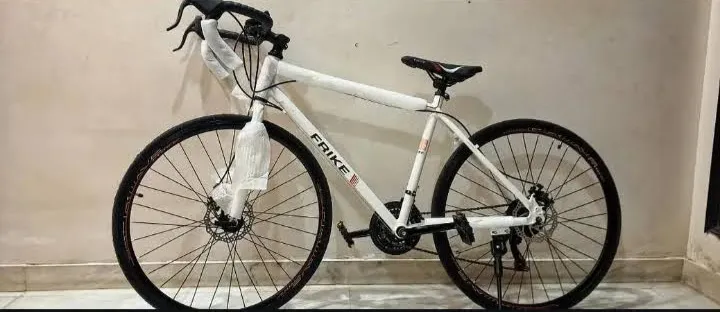 Road bike For Sale in Korangi Industrial Area | Karachi Ads - photo 2