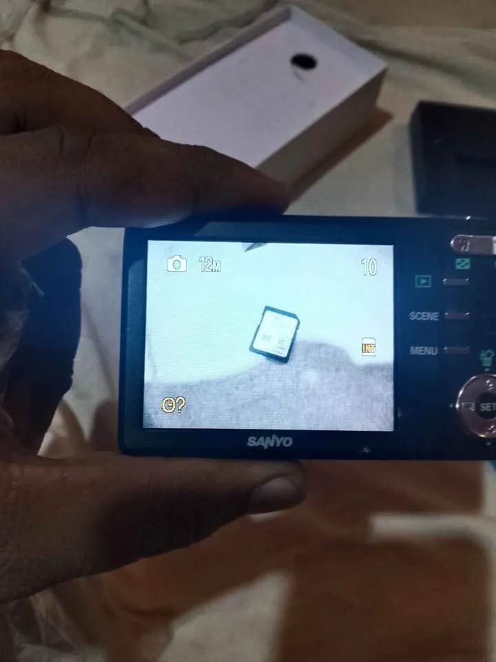 Sanyo x1200 Digital camera with complete accessories box HD video free memory card - For Sale in Korangi, Karachi - photo 2