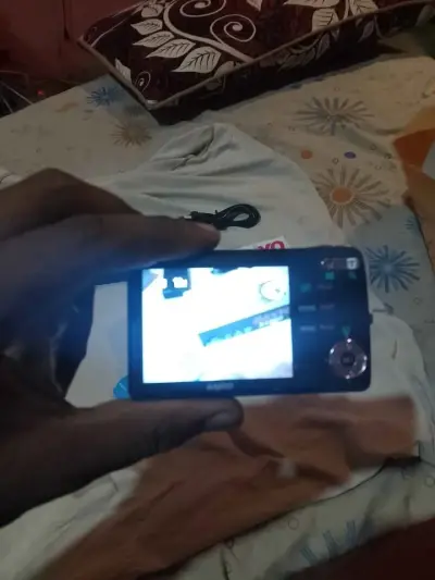 Sanyo x1200 Digital camera with complete accessories box HD video free memory card - For Sale in Korangi, Karachi - photo 7