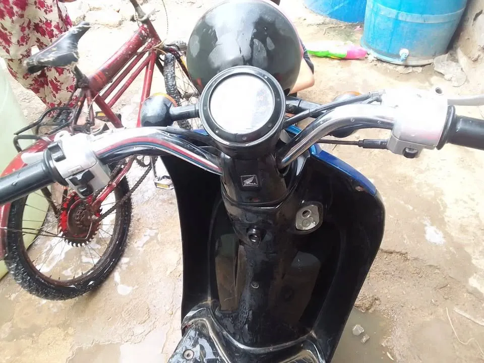 Scooty Honda 49cc good condition all okay For Sale in Gulistan-e-Jauhar | Karachi Ads - photo 3