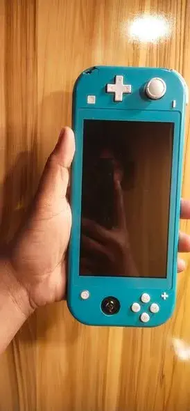 Selling a Nintendo Switch Lite - photo 3