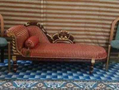 Selling chaise lounge