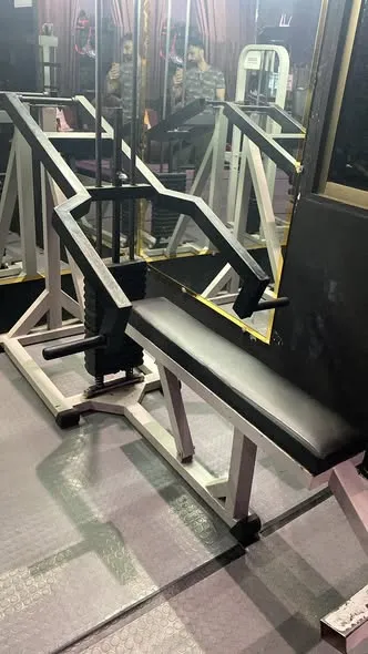 Selling chest press. For Sale in Landhi | Karachi Ads - photo 1