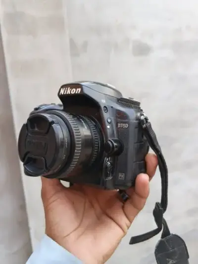 Selling Nikon D750 with 50mm lens For Sale in Gulistan-e-Jauhar, Karachi