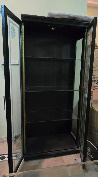 Showcase / Display Cabinet For Sale in North Nazimabad | Karachi Ads