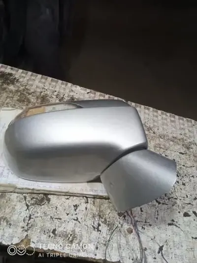 side mirror silver colour in very Pristine condition 2006 model For Sale in North Karachi | Karachi Ads - photo 2