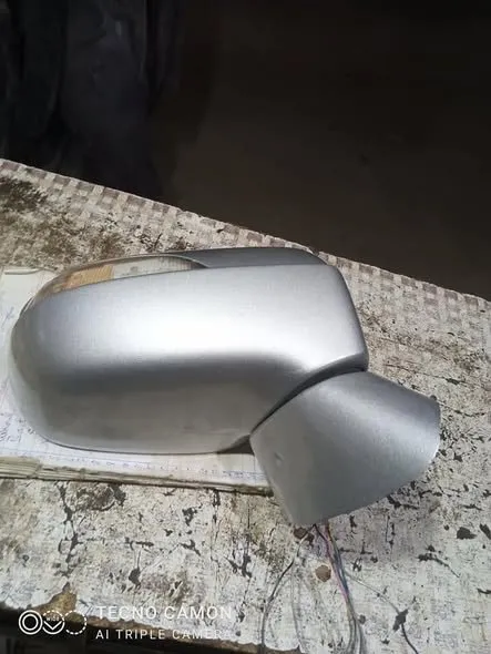 side mirror silver colour in very Pristine condition 2006 model For Sale in North Karachi | Karachi Ads - photo 2