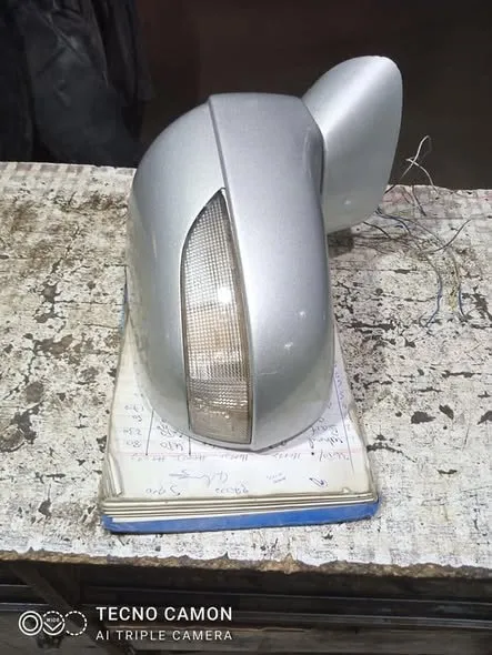 side mirror silver colour in very Pristine condition 2006 model For Sale in North Karachi | Karachi Ads - photo 4