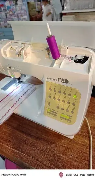Singer sewing machine for sale