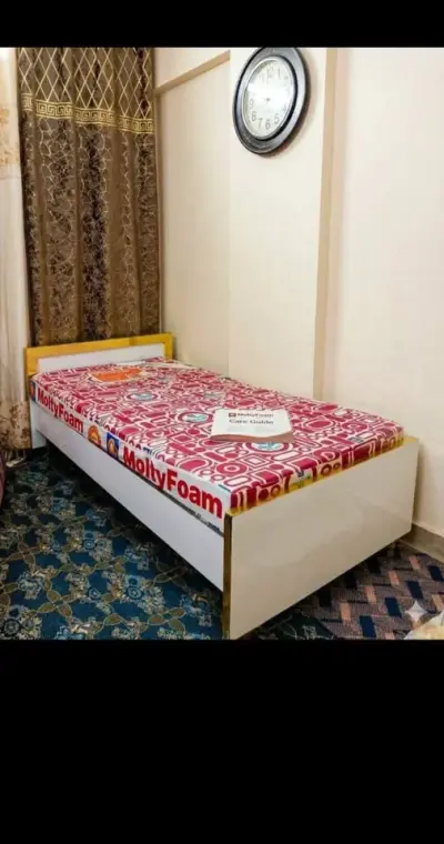 Single bed with Mattress For Sale in Clifton | Karachi Ads