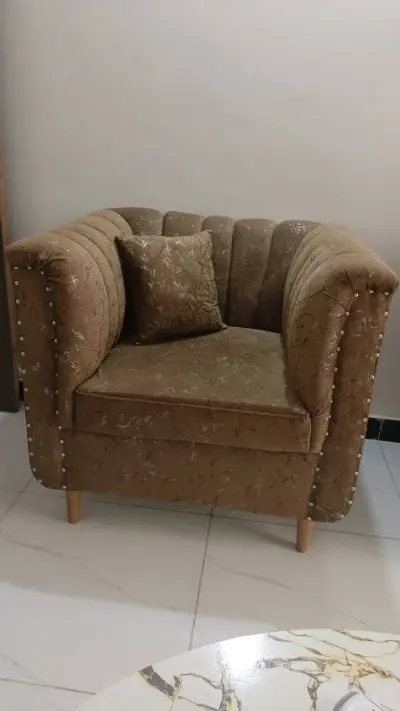 Sofa urgently just because of shifting For Sale in Scheme 33 | Karachi Ads - photo 4