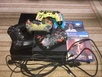 Sony PlayStation 4 (PS4) — Excellent Condition | Complete Bundle