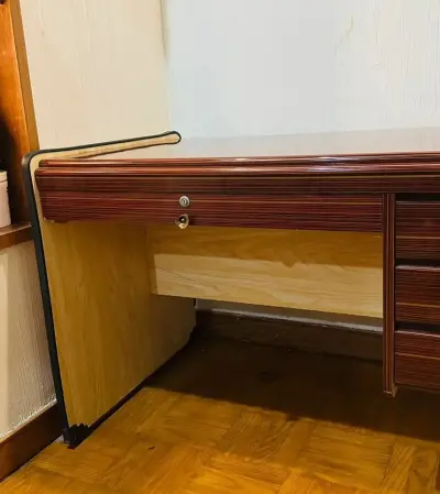 Study table  Condition 10/10 - photo 3