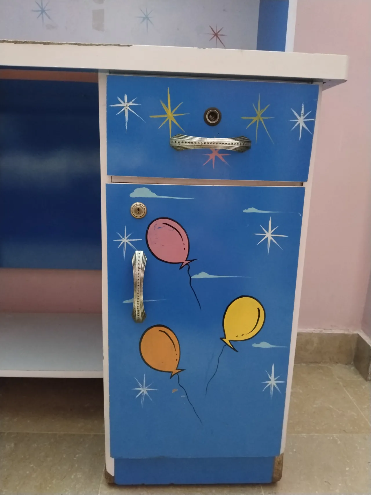 Study table with folding chair For Sale in Gulshan-e-Iqbal Block 10, Karachi - photo 4