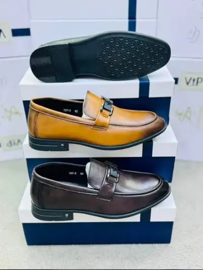 This is shet soll chonch Branded shose