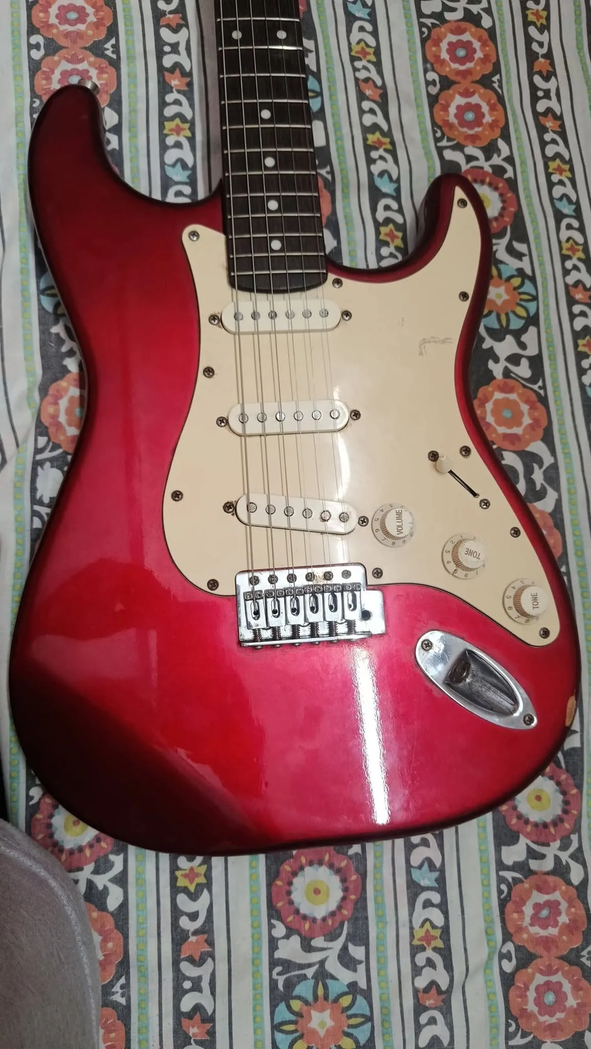 Tony Smith Electric Guitar – 6 String | Red Finish | Excellent Condition For Sale in Shah Faisal Colony | Karachi Ads - photo 3