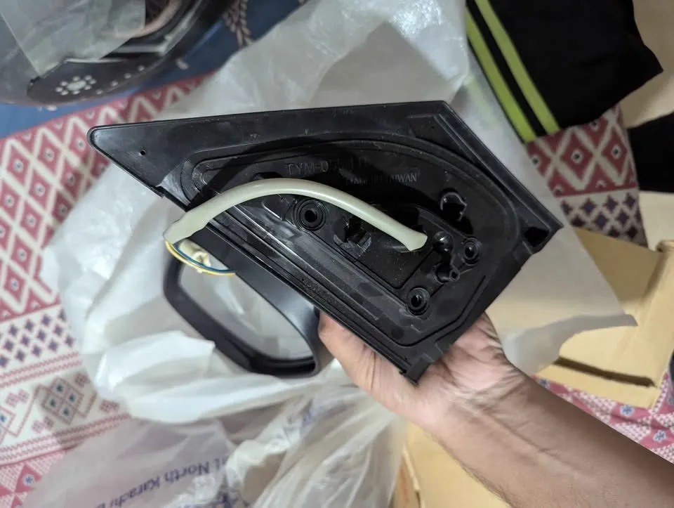 Toyota Corolla GLI/XLI (2010 2012) Left Side View Mirror For Sale in Gulshan-e-Iqbal | Karachi Ads - photo 5