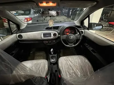 TOYOTA VITZ 1.0 (AUTOMATIC) - photo 4